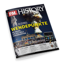 Titelbild des Magazins „P.M. History“ mit der Überschrift „WENDEPUNKTE – 80 Jahre, die die Welt veränderten“. Abgebildet sind ein Astronaut auf dunklem Hintergrund, eine große Atompilzwolke, das Brandenburger Tor mit Menschenmenge und Deutschlandfahnen sowie ein Smartphone mit App-Symbolen. Weitere Textzeilen: „Von Hiroshima bis zum iPhone“, „Samt & Seide“, „Hallo?!“ und „WM-Fieber“.