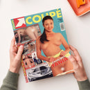Titelblatt des Magazins „Coupé“ mit gelbem Hintergrund; im Mittelpunkt eine teilweise bekleidete weibliche Person mit verpixeltem Brust- und Intimbereich, darunter der Aufdruck „Covergirl TANIA“ in roter Schrift. Am linken Rand kleinere Bilder mit weiteren teilweise verpixelten Personen, Textfeldern und Überschriften sowie ein Foto eines silbernen Sportwagens unten rechts. Zwei Hände halten das Magazin über einem hellen Tisch.