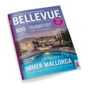 Cover des Magazins BELLEVUE mit einem luxuriösen Haus und Pool bei Nacht; Hauptschlagzeile IMMER MALLORCA.