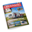 Cover des Magazins CARAVANING, Ausgabe 6/2025 Juni, mit einer Familie vor einem weißen Wohnwagen im Grünen und der Schlagzeile Dethleffs Camper 560 FMK.