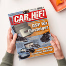 Titelseite der Zeitschrift „CAR & HIFI“ Ausgabe 4/2026, überwiegend in Rot, Weiß und Orange gestaltet. Zentrale Überschrift: „DSP für Einsteiger“. Abgebildet sind mehrere silberne und schwarze Auto-Endstufen, Lautsprecher und Subwoofer sowie zwei Fahrzeuge in der unteren Bildhälfte. Weitere Texte: „Neue Lautsprecher“, „Topmodern oder traditionell“, „Unauffällig oder maximaler Aufwand?“. Hände halten das Magazin vor hellem Hintergrund.