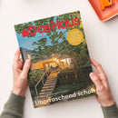 Titelbild der Zeitschrift „Das Haus“ mit rotem Schriftzug und Haus-Symbol auf blau-grünem Hintergrund, zeigt ein modernes Wohnhaus aus den 1960er-Jahren mit beleuchteter Terrasse und sitzenden Personen in abendlicher Gartenumgebung; darauf sichtbare Texte: „Erdwärmekörbe: Viel Energie trotz wenig Fläche“, „11 nützliche Geräte für Heimwerker“, „Überraschend schön“ sowie gelber Kreis mit „Von klein bis groß: Diese Kindermöbel wachsen mit“.