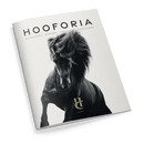 Magazincover Hooforia mit einem majestätischen schwarzen Pferd und dem Motto Nachdenken, Bewegen, Verstehen, Begeistern.