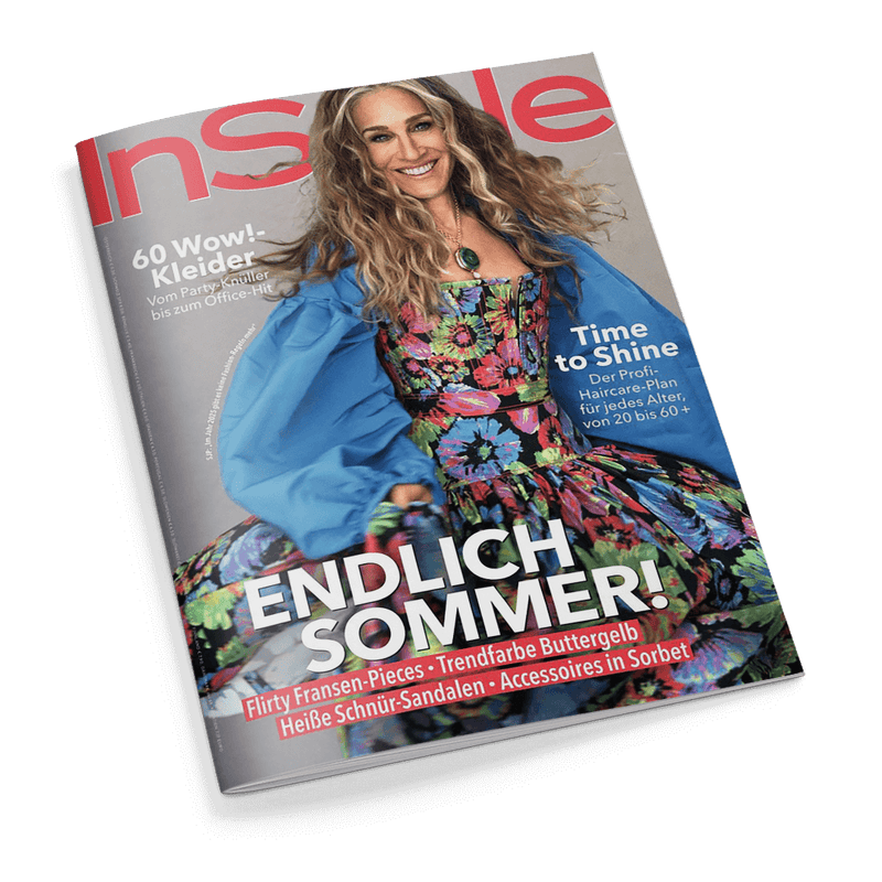 Cover der Zeitschrift InStyle mit Sarah Jessica Parker im farbenfrohen Kleid und blauer Jacke, Hauptschlagzeile Endlich Sommer!.