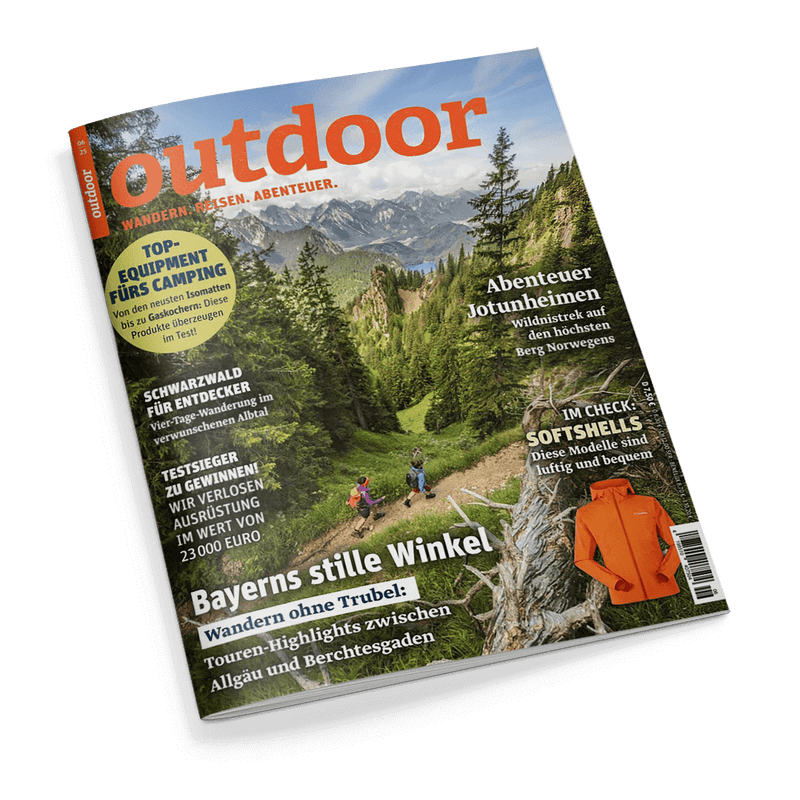 Outdoor Magazin, Titelseite: Zwei Wanderer auf einem Bergpfad in grüner Landschaft mit See und Berggipfeln. Schlagzeile: Bayerns stille Winkel.