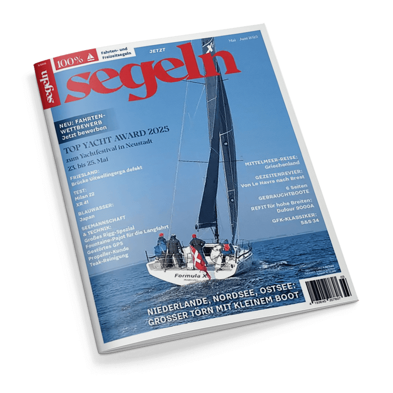 Cover des Magazins Segeln: Ein weißes Segelboot mit mehreren Personen auf blauem Wasser, darüber die Schlagzeile Top Yacht Award 2025.